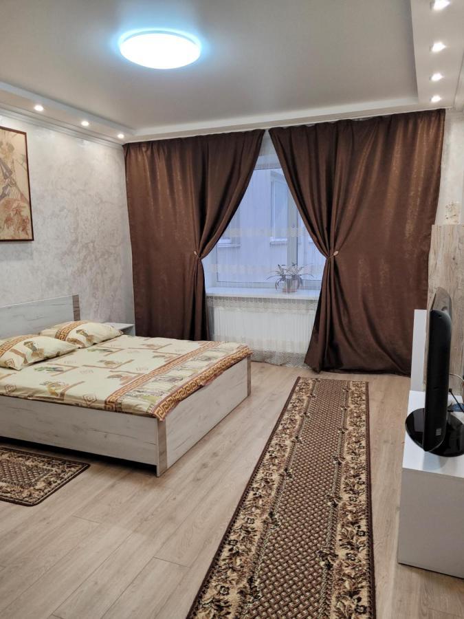 Апартаменты По Панаса Мирного. Khmel'nyts'kyy Ngoại thất bức ảnh
